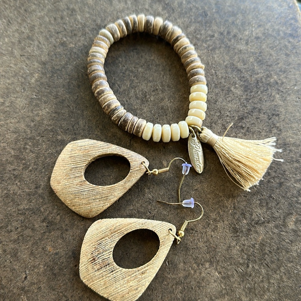PLUNDER Natural Wood and Gold-Tone Jewelry Set EARRINGS WITH BRACELET
